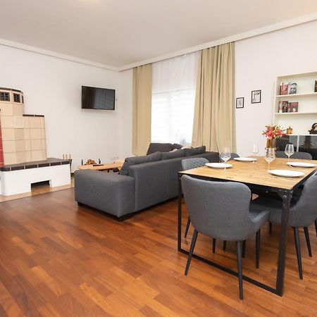 Stadthaus Mit 2 Schlafzimmern & Wohnzimmer Mit Kamin - Kostenloser Privat-Parkplatz Auf Dem Grundstueck لبسيا المظهر الخارجي الصورة